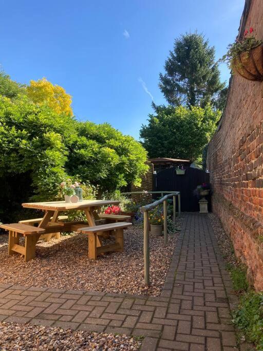 Beautiful 500 Year Old Listed Kentish Cottage Wingham エクステリア 写真