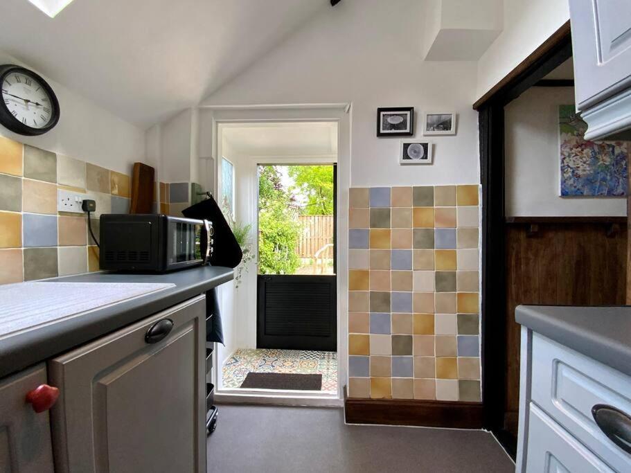 Beautiful 500 Year Old Listed Kentish Cottage Wingham エクステリア 写真